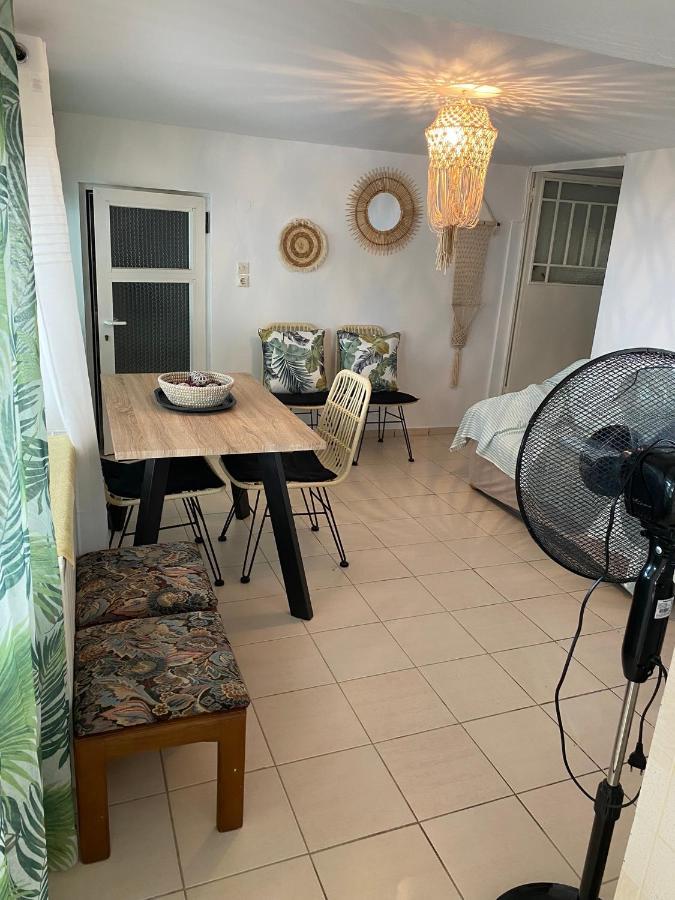 Studio Cleopatra Kanali  Exteriör bild